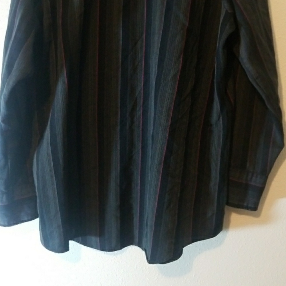 Corral West Ranchwear - Picture 5 of 6